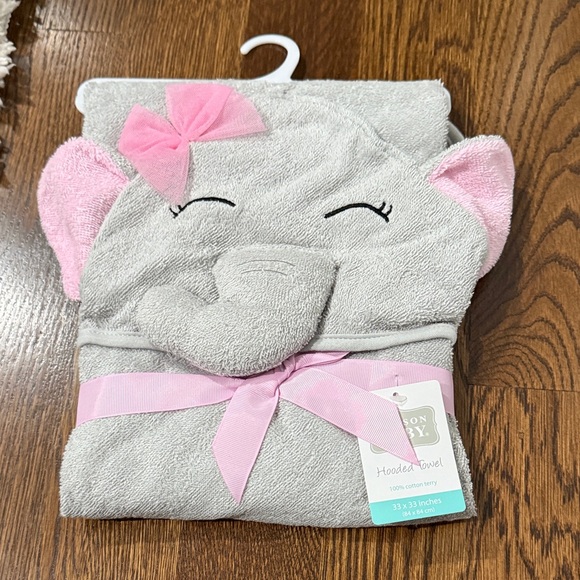 NWT Hudson Baby Gray and Pink Elephant Hooded Towel - Picture 1 of 3